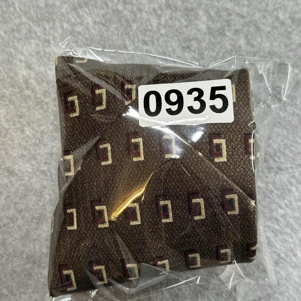Vintage Guy Laroche‎ Silk Tie Brown Geometric Pattern Made Italy 59x3.75in NOTE